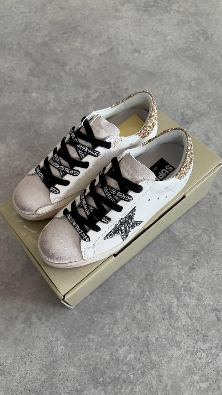 Golden Goose Siyah Bağcıklı ve Glitter Detaylı Superstar