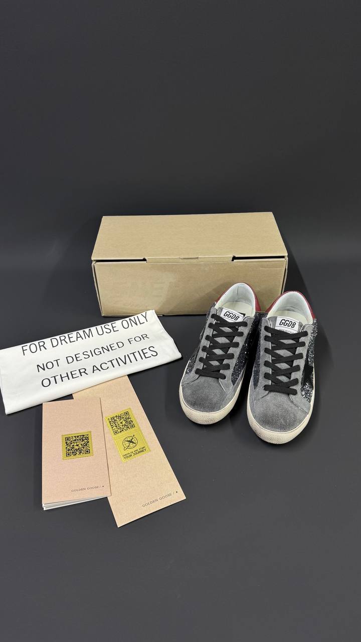 Golden Goose Super-Star Glitter Black Star