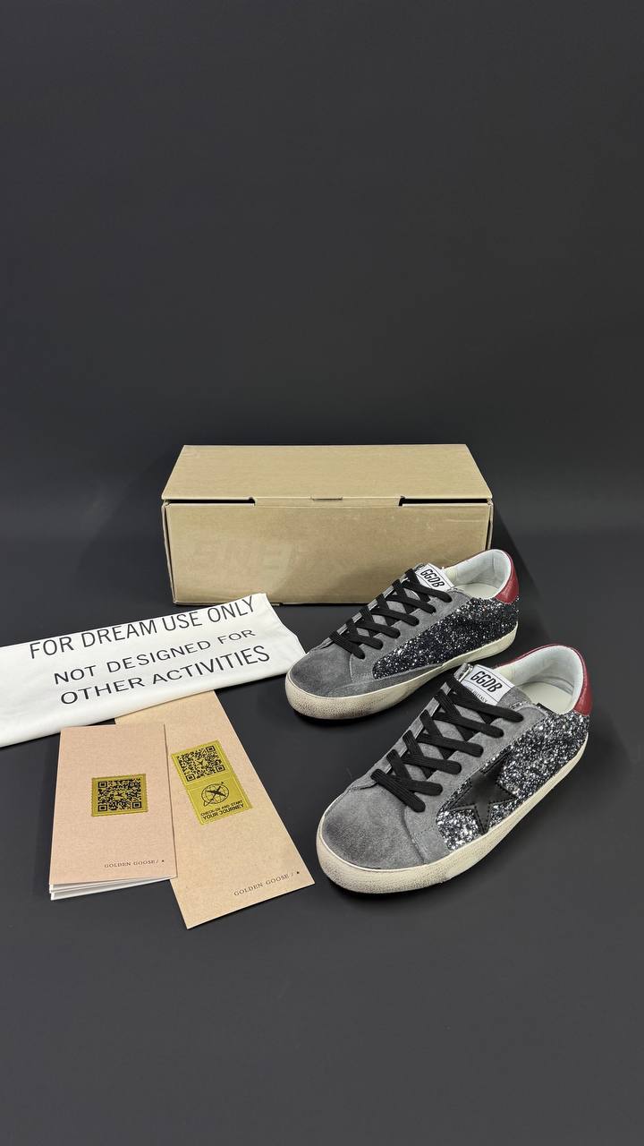 Golden Goose Super-Star Glitter Black Star