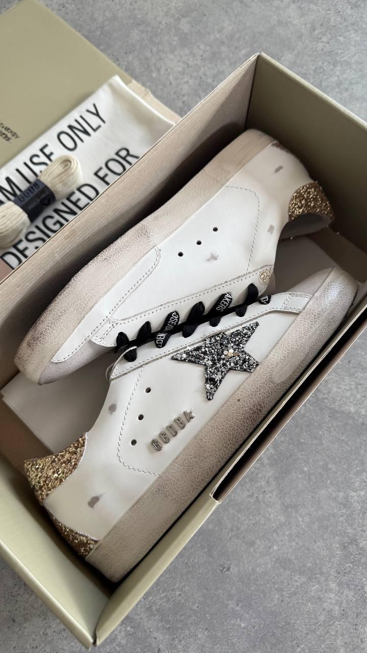 Golden Goose Siyah Bağcıklı ve Glitter Detaylı Superstar