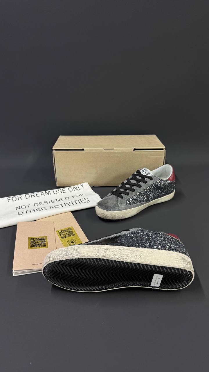 Golden Goose Super-Star Glitter Black Star